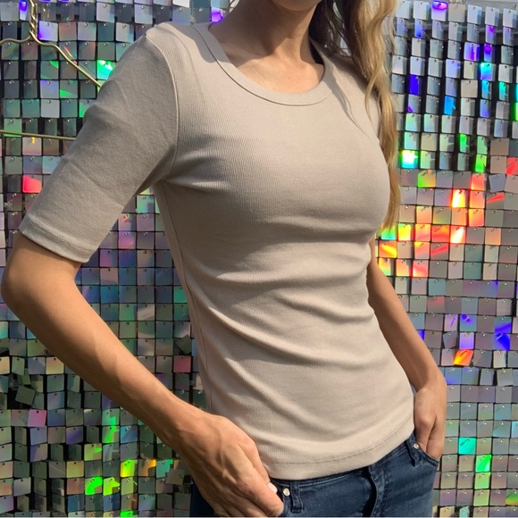 NWT AYR | All Year Round “The Exec” Pima cotton tee in “Shroom” warm gray - Picture 2 of 9